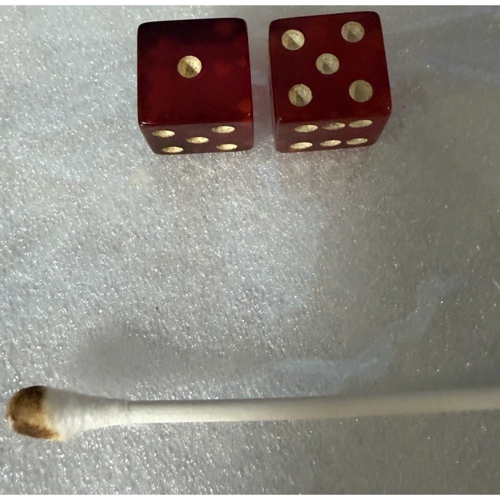 Vintage Red Bakelite Dice Pair 5/8" Translucent Cherry Red White Pips Tested - Picture 6 of 6